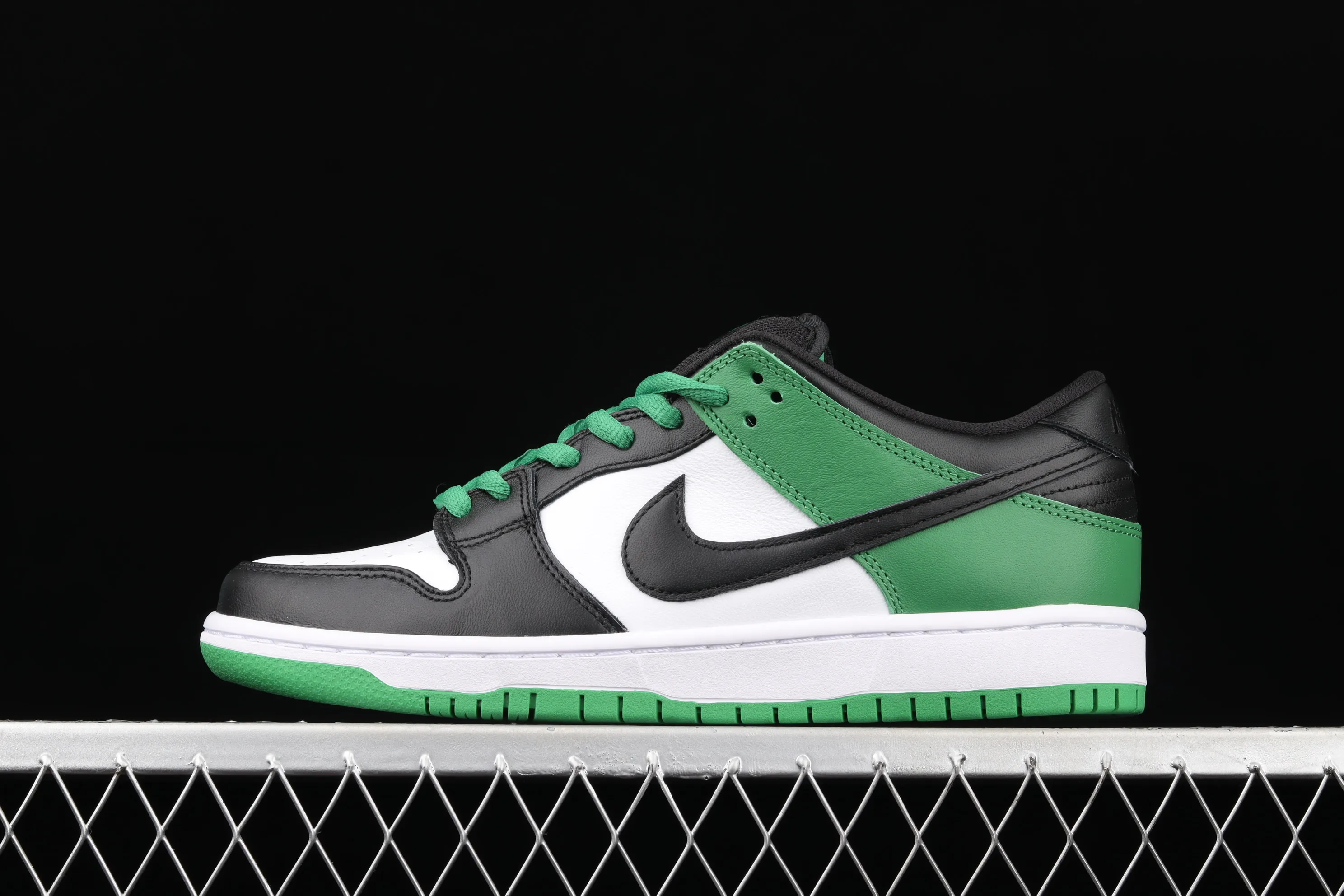 All categories Nk SB Dunk series Nk SB Dunk Low low-top sneakers C version Nk SB Dunk Low Prm SB smashed backboard fashion casual sneakers BQ6817-302
